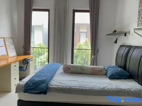 Treevilla 3 Bedrooms Home with Private Pool in South Jakarta in Jakarta