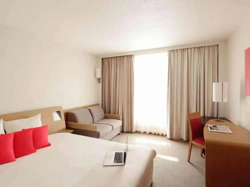 Classic Double room with balcony (full double bed)