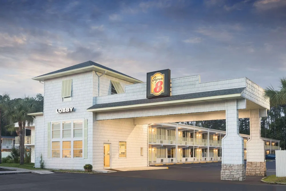 Super 8 Kingsland