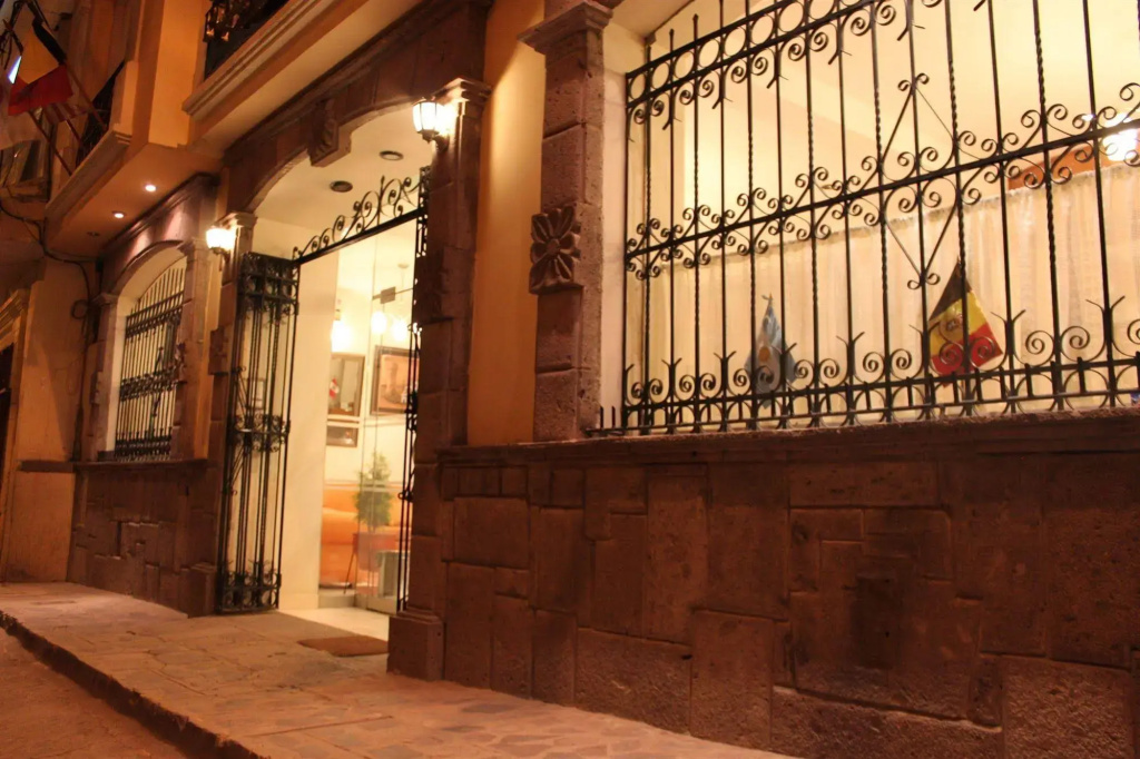 Sol Plaza Hotel