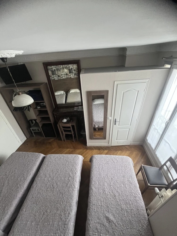 Comfort room