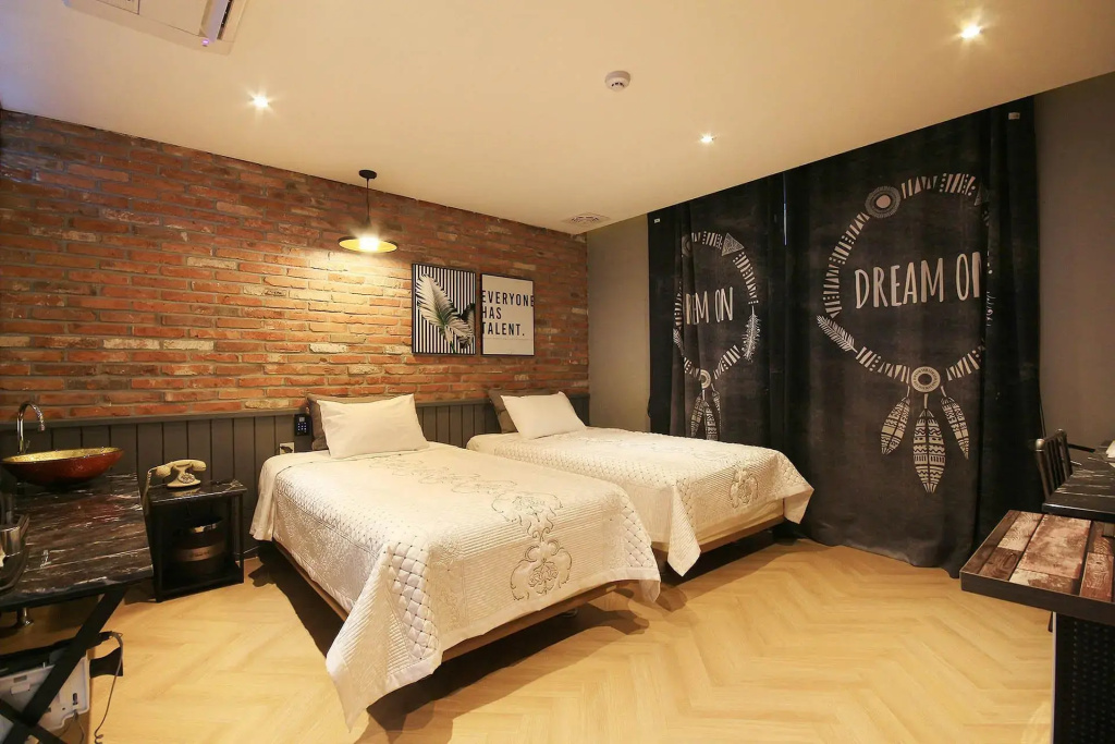 Standard Double room (twin beds)
