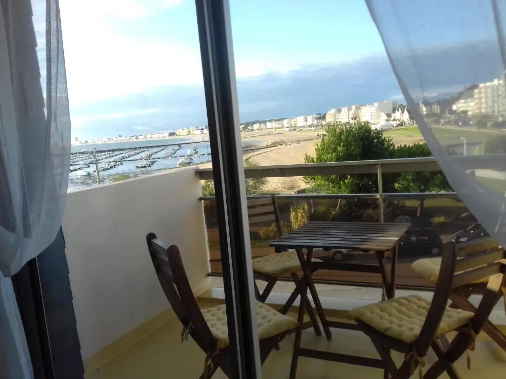 Voir la photo 2 — Le Studio Galliéni vue panoramique face mer a fait peau neuve!