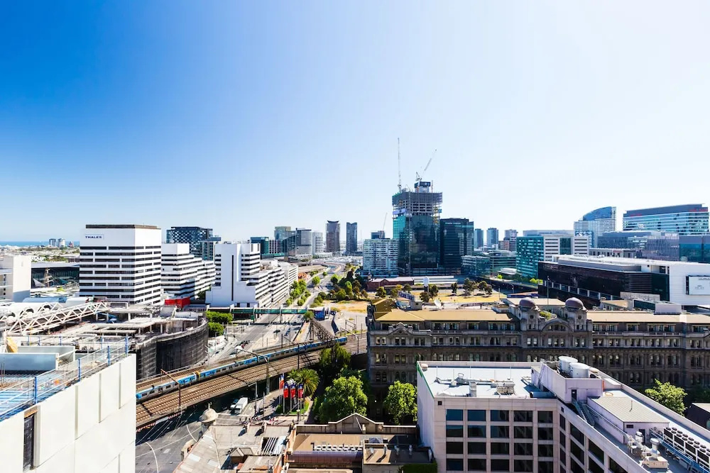 ALLINDA, 1BDR Melbourne Apartment