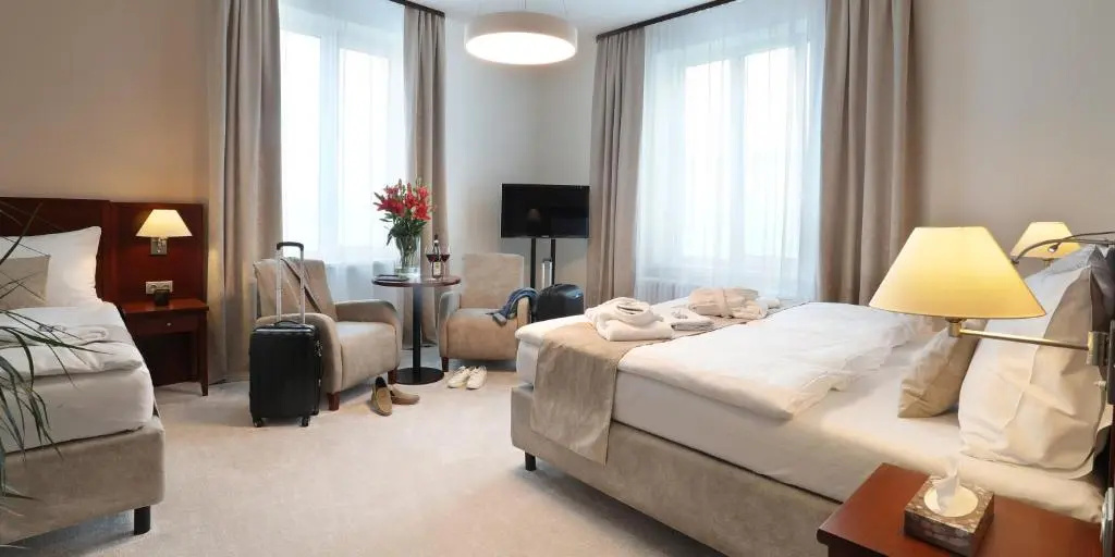 Standard Triple room