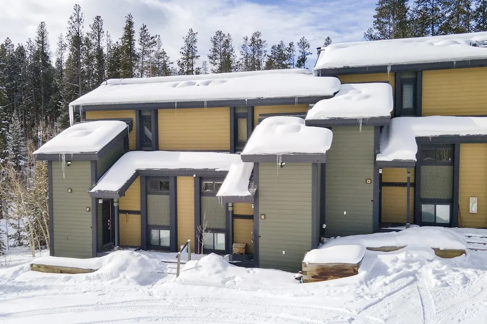 Timber Ridge 3 Bedroom Condo by RedAwning