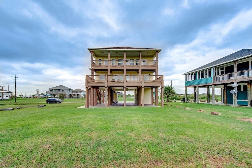 Oceanview 4 Bedroom Home