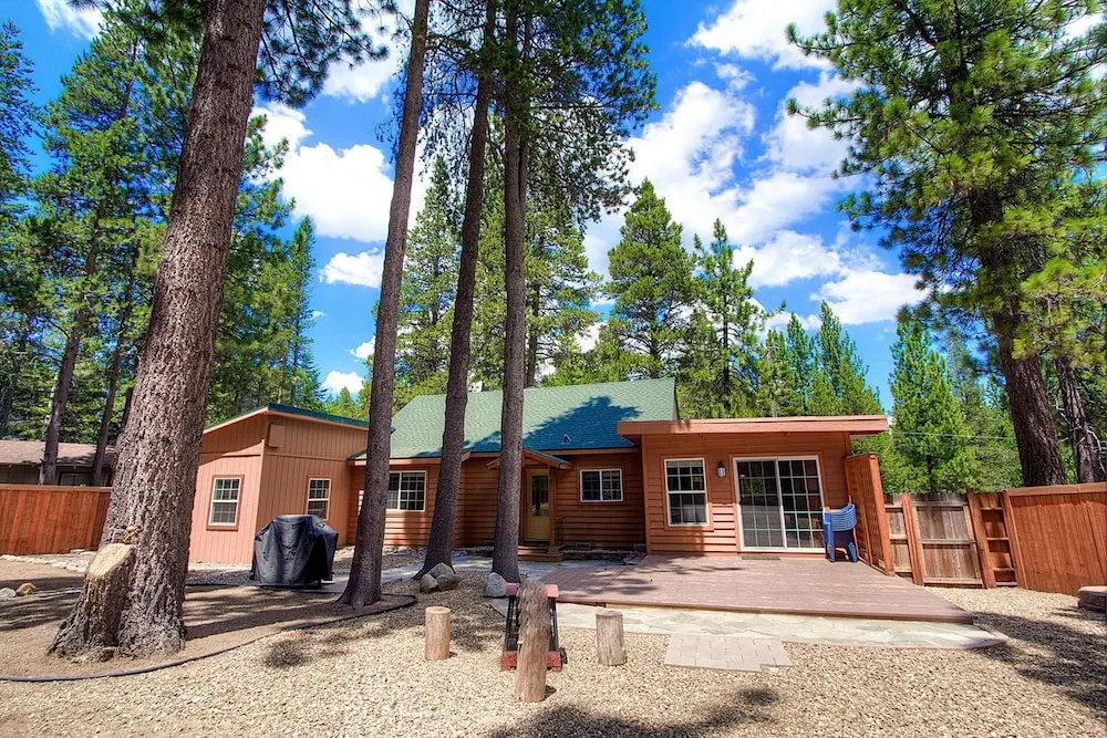 Kiowa Lake House by Lake Tahoe Accommodations