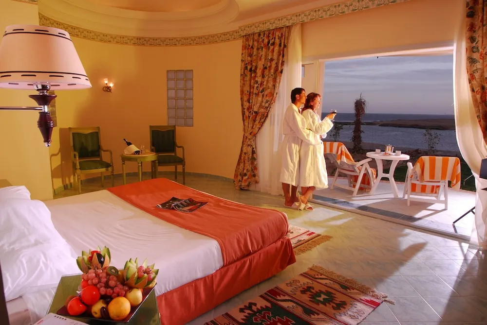 Red Sea Taj Mahal Resort & Aqua Park - фото 4