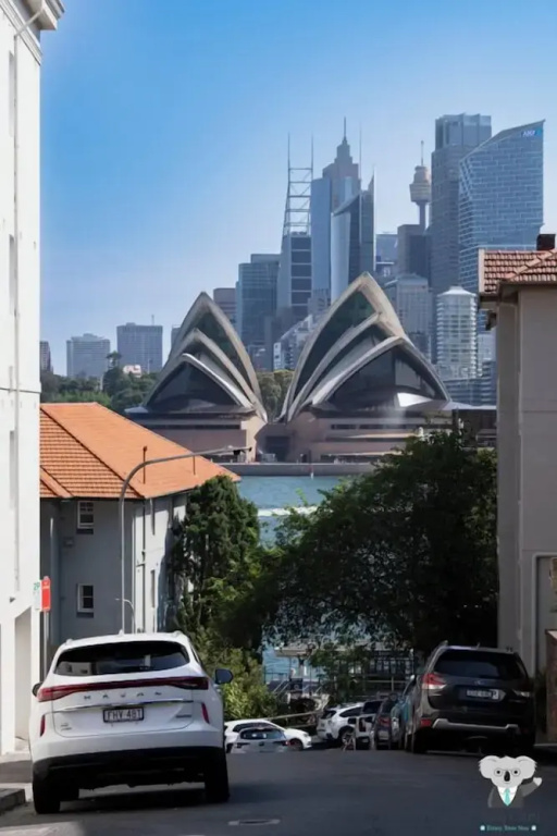 Kozyguru | Kirribilli | Opera House View 2 Bed Apt
