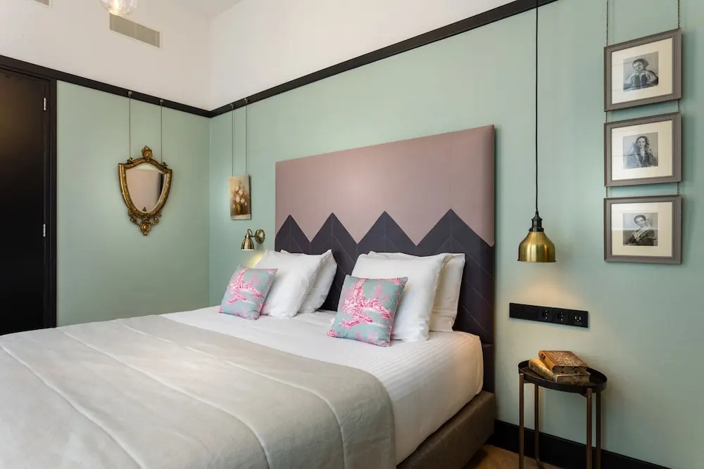 Double Junior Suite (full double bed)