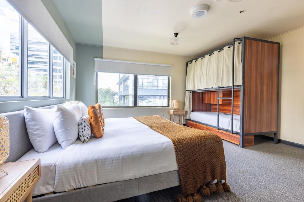 Roamer Brisbane by null