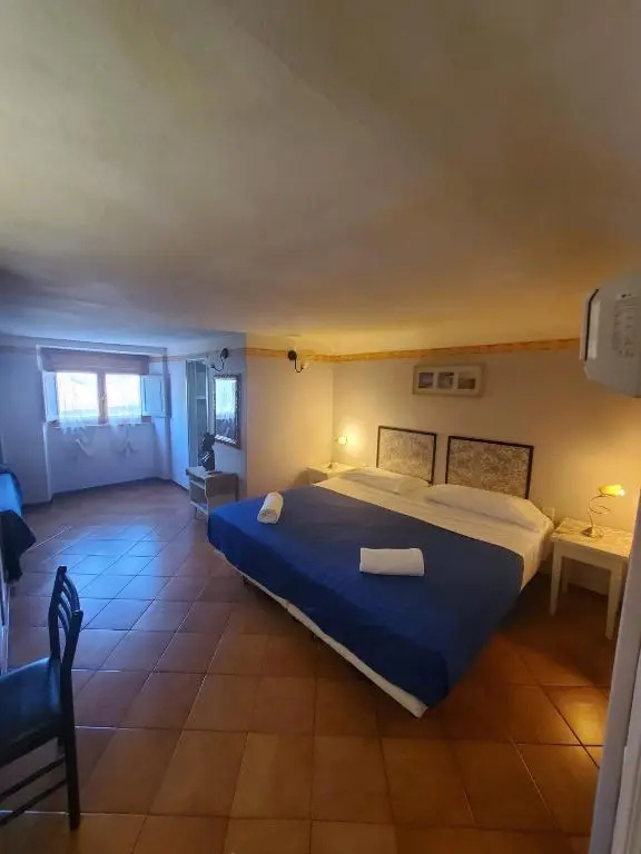 Standard Double room (full double bed)