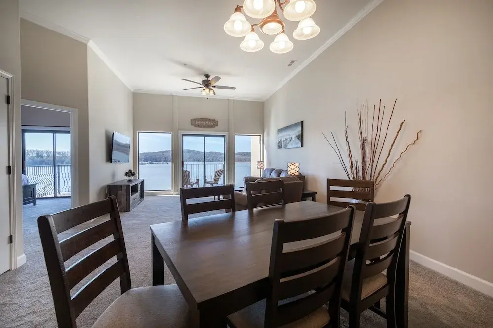 2 Bedrooms Deluxe room with balcony and with lake view