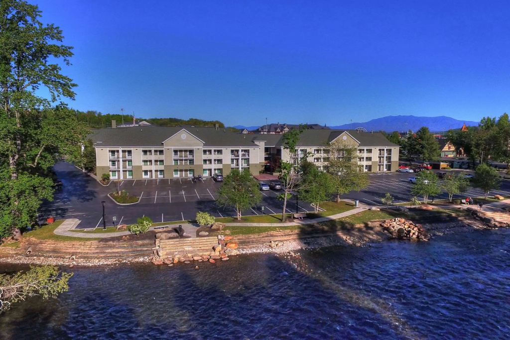 Beach & Waterfront