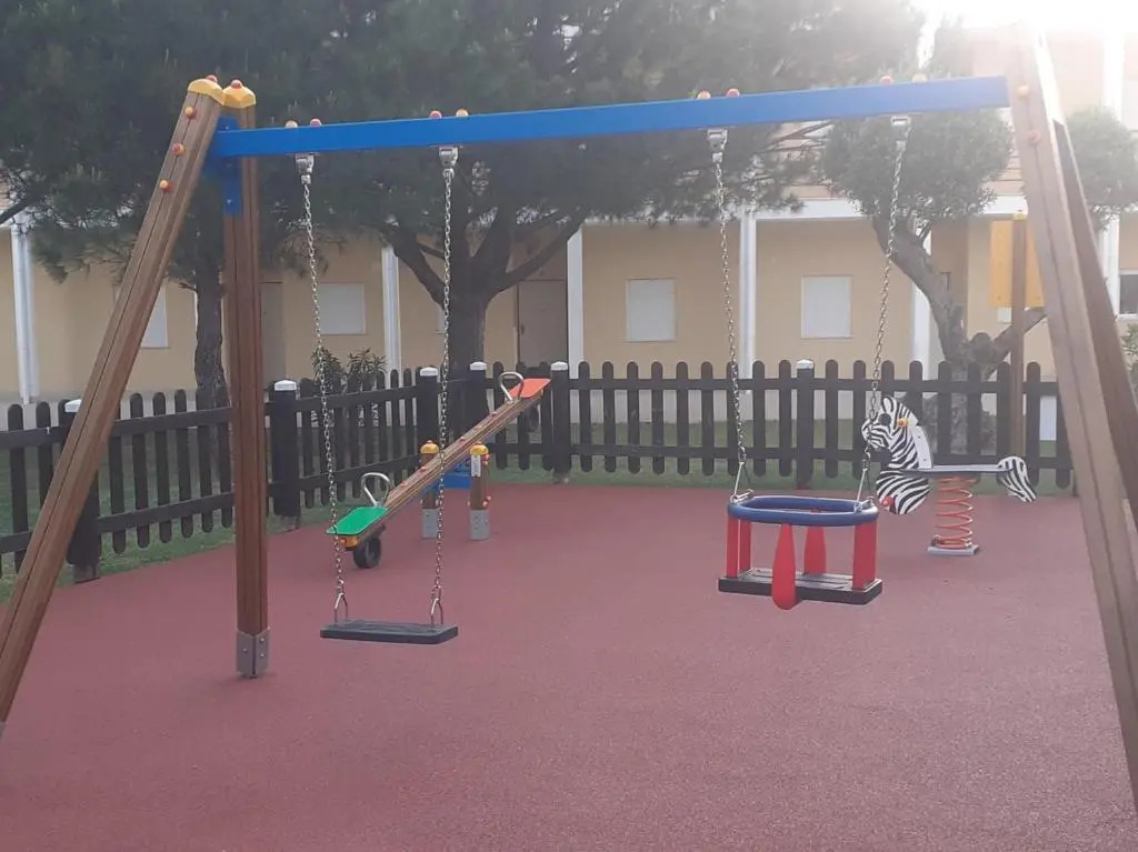 2 Bedroom & 2 Bathroom, pool, playground, air con, parking, wifi, netflix