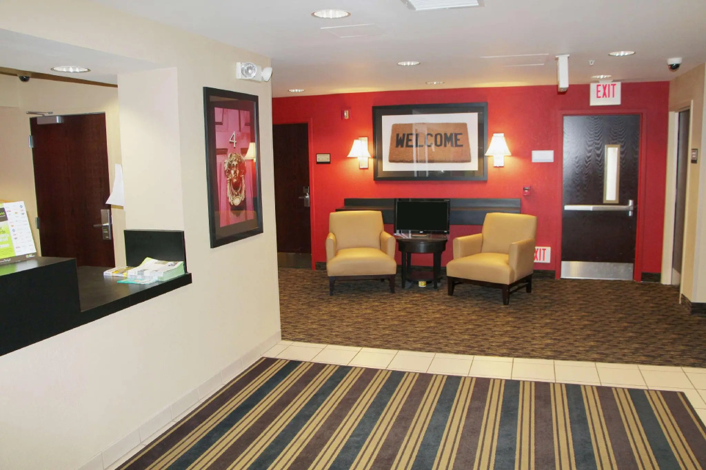 Lobby & Reception