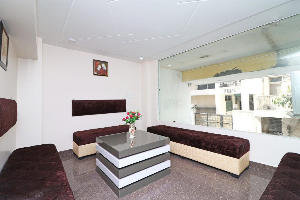 Lobby & Reception