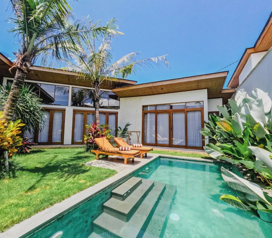 4 Bedrooms Family Villa with pool view
