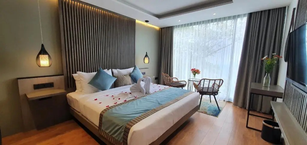 Deluxe Double room with balcony (full double bed)