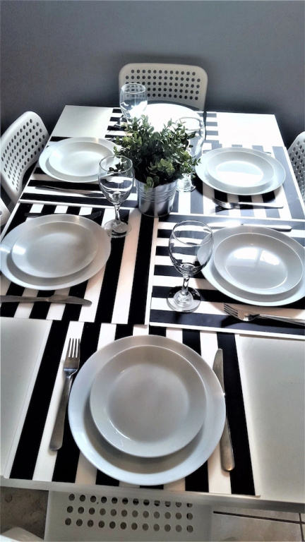 Lavish Suites - 4 Bedroom Guesthouse