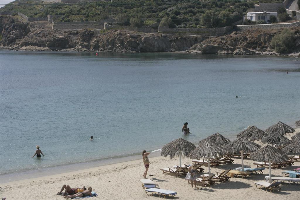 Mina Beach Hotel