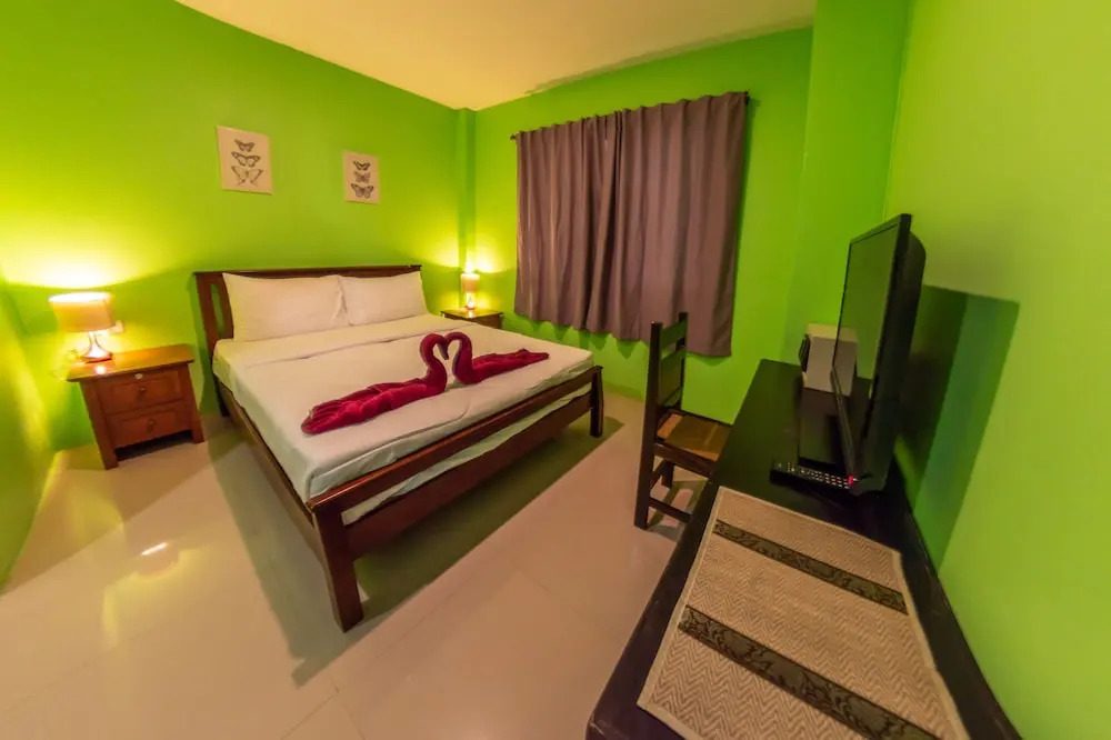 Двухместный номер Standard двуспальная кровать в Enrico Hostel Patong