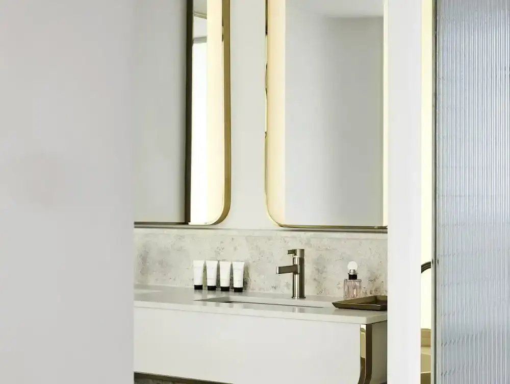1 Bedroom Deluxe Suite