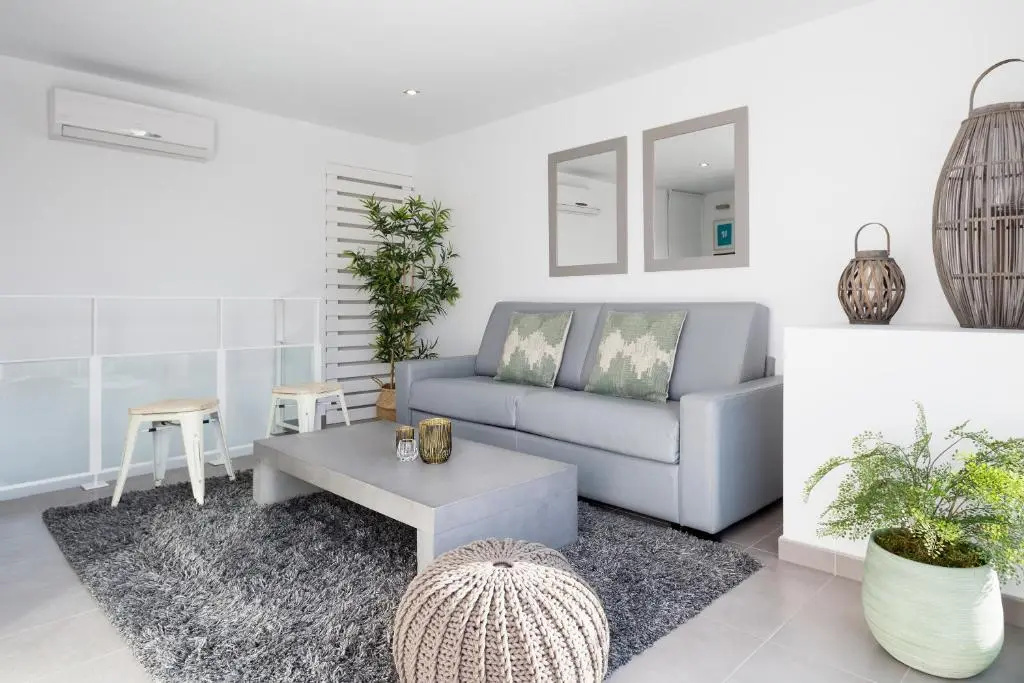 Sitges Group Blue and White - Chambres