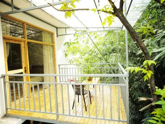 Yangshuo Huajian Homestay (Guilin Qianguqing Branch)