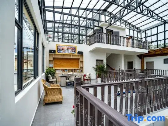 Zhuomei SERENE WARM HAVEN: Cloud & Snow Oxygen Guesthouse (Dukezong Ancient City)