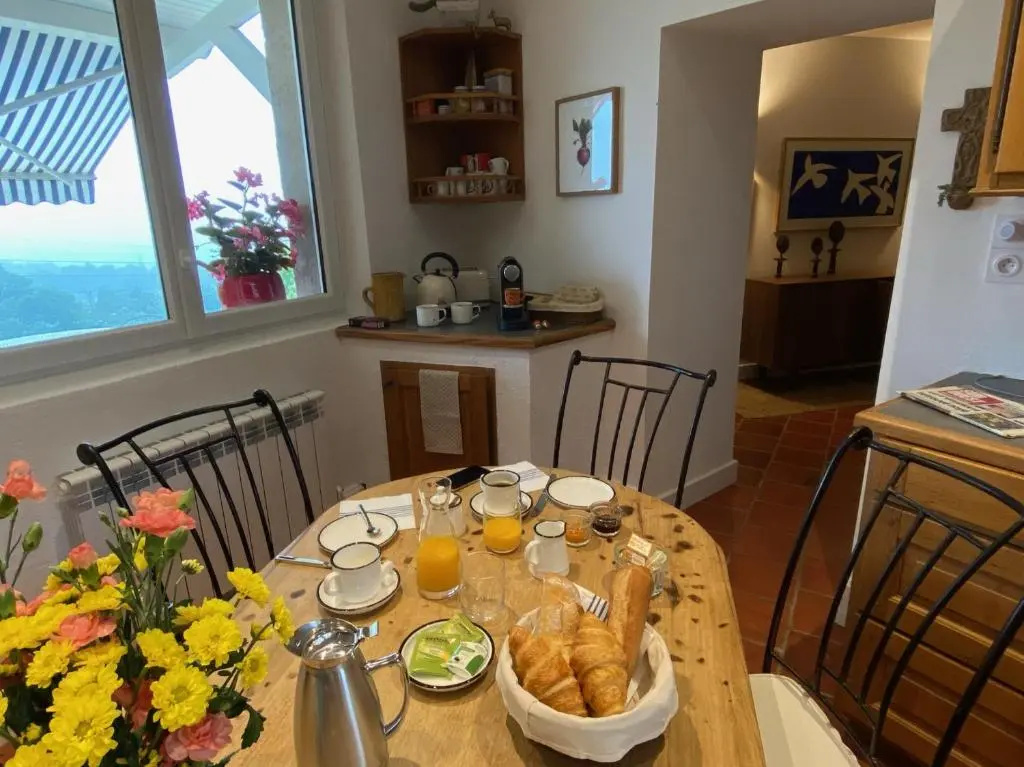 Standard Double room with garden view (full double bed)