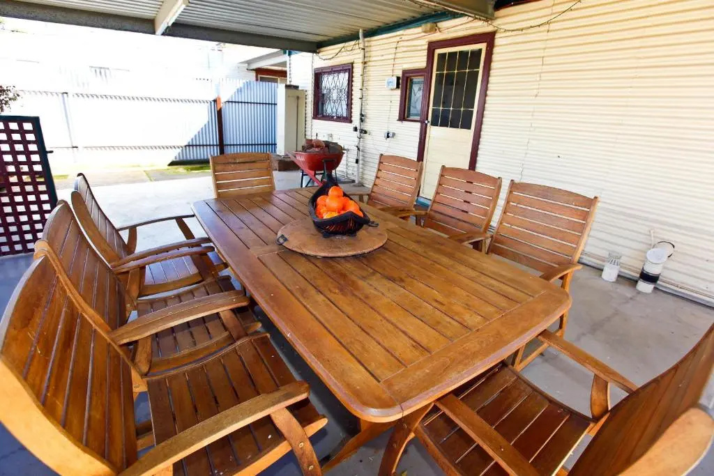 Emaroo Cottages Broken Hill