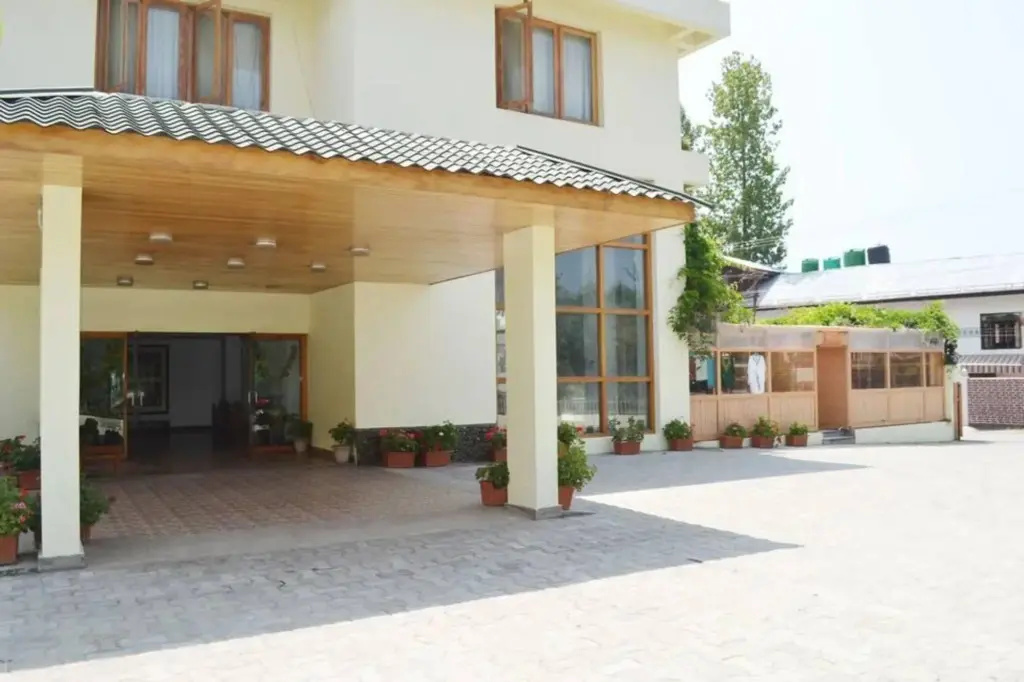 Paradise Gateway Hotel
