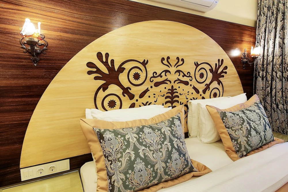 Standard Quadruple Family room