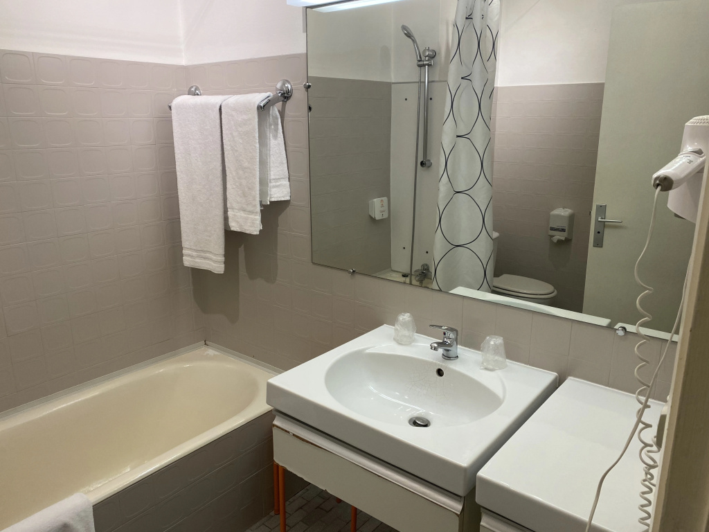 Adonis Lyon Est Hotel Artys - Général