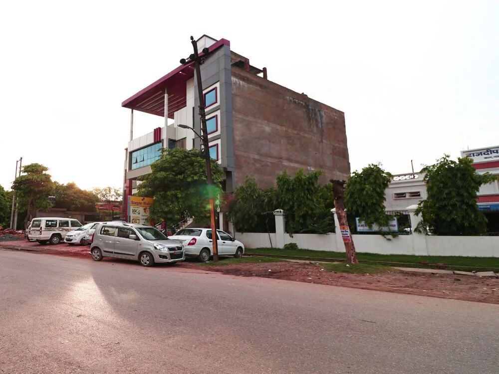 Capital O 16590 Hotel Sapphire Inn