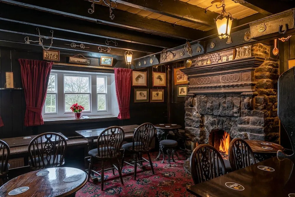 The Fox and Hounds - Général