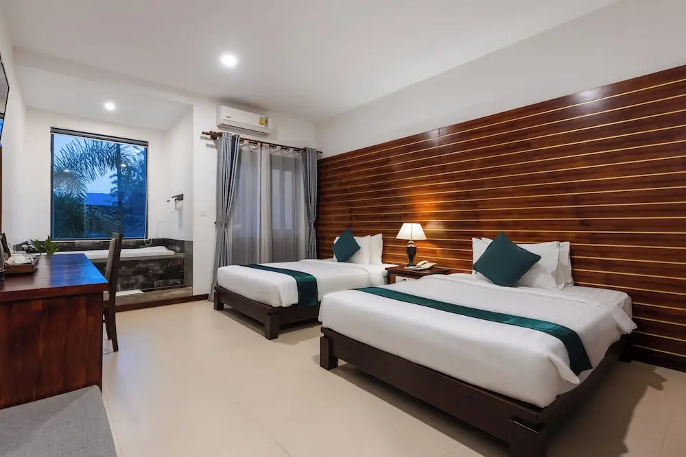 Deluxe Double room with balcony (twin beds)