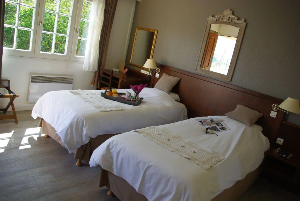 Voir la photo 4 — Logis Hôtel Les Nympheas