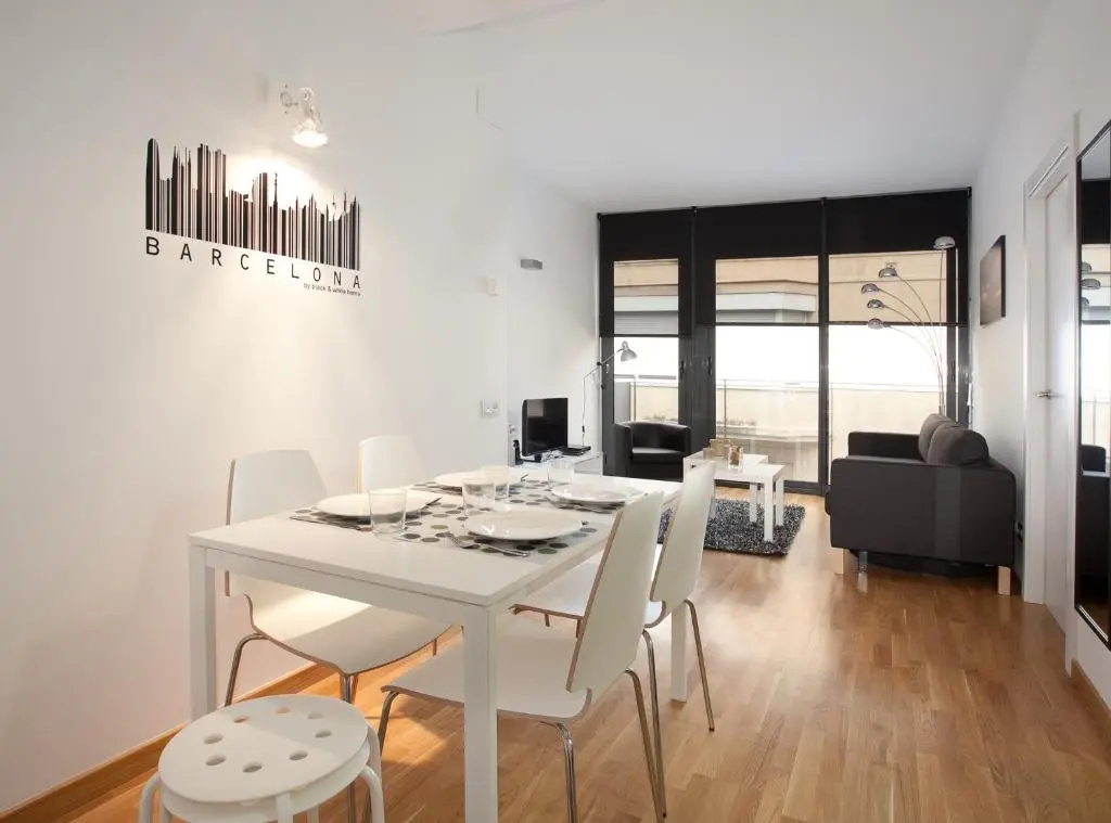 2 Bedrooms Apartment
