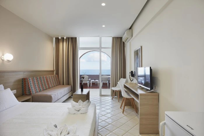 Standard Double room with sea view (full double bed)