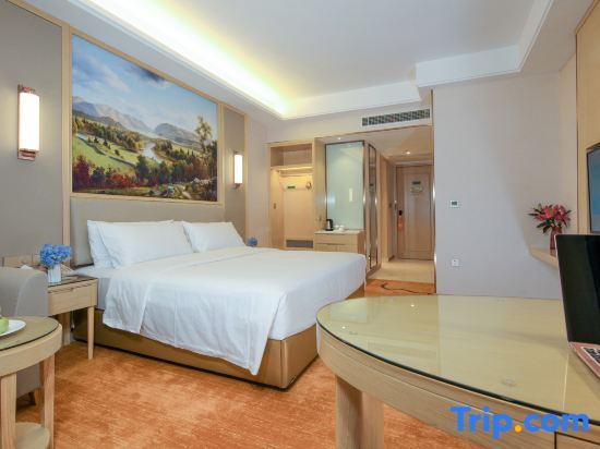 Legian Beach Hotel