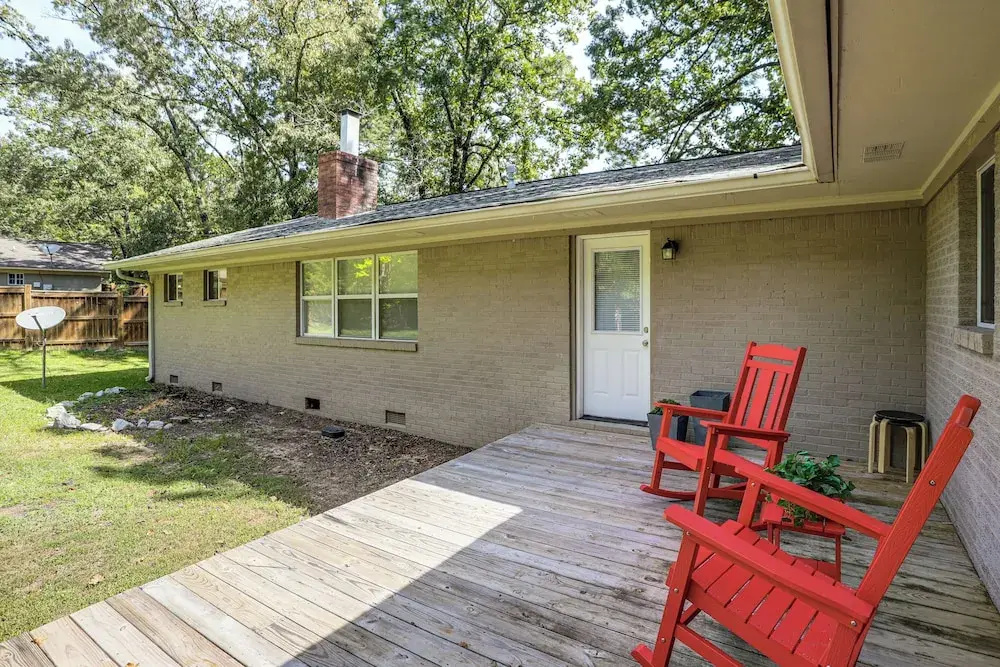 < 1 Mi to Ole Miss & The Grove! Charming Getaway