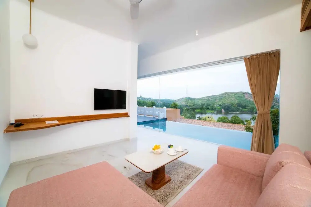 Grand room