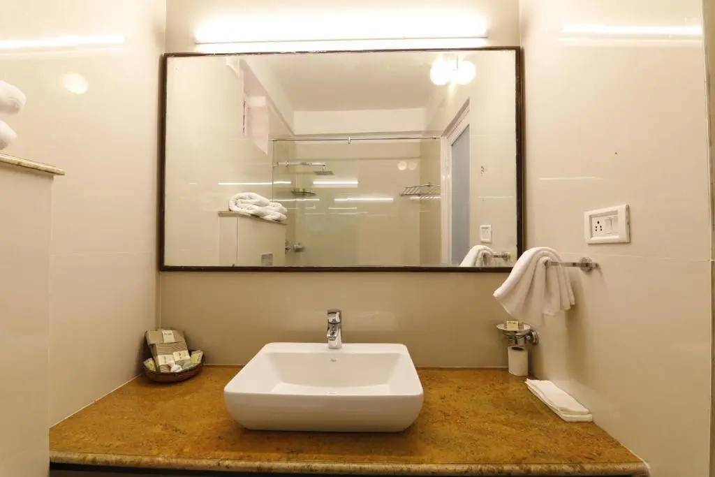 Luxury Double room (full double bed)