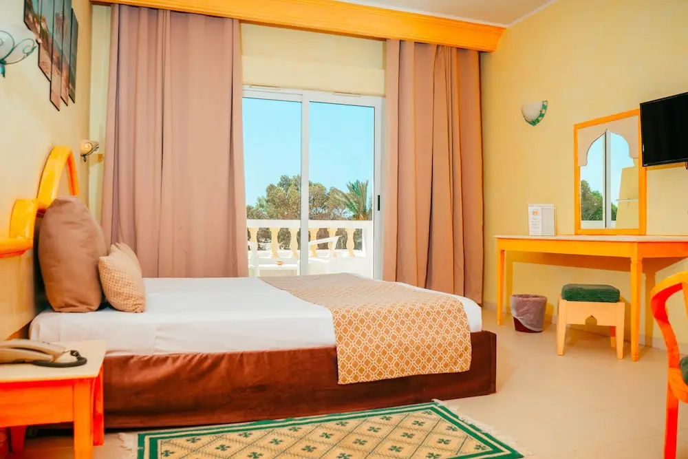 Standard Double room with balcony and with sea view (full double bed)
