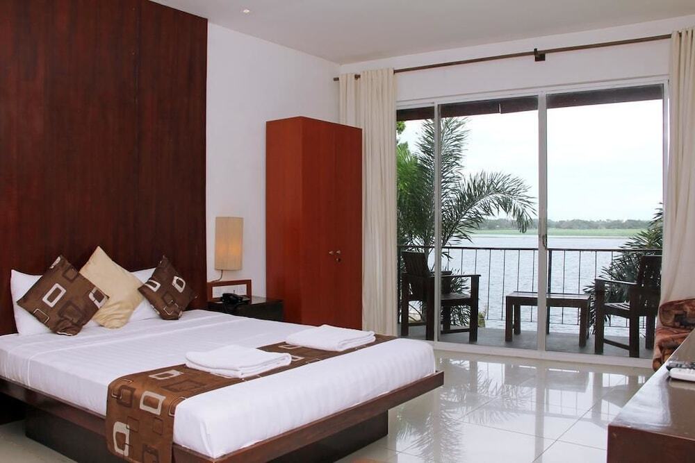 Lake Wind Hotel