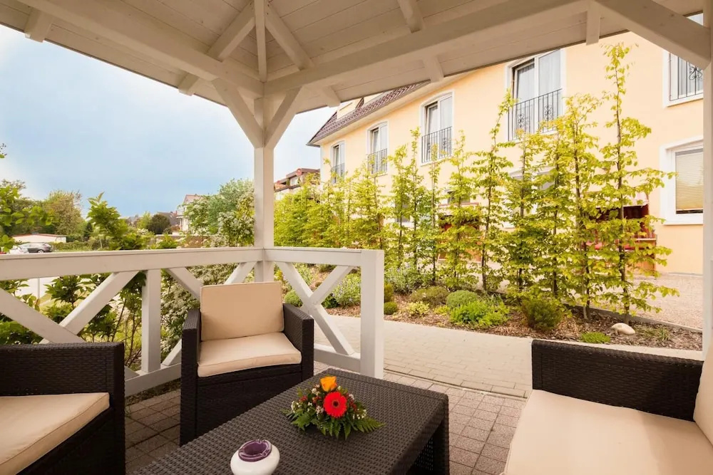 Balcony & Terrace