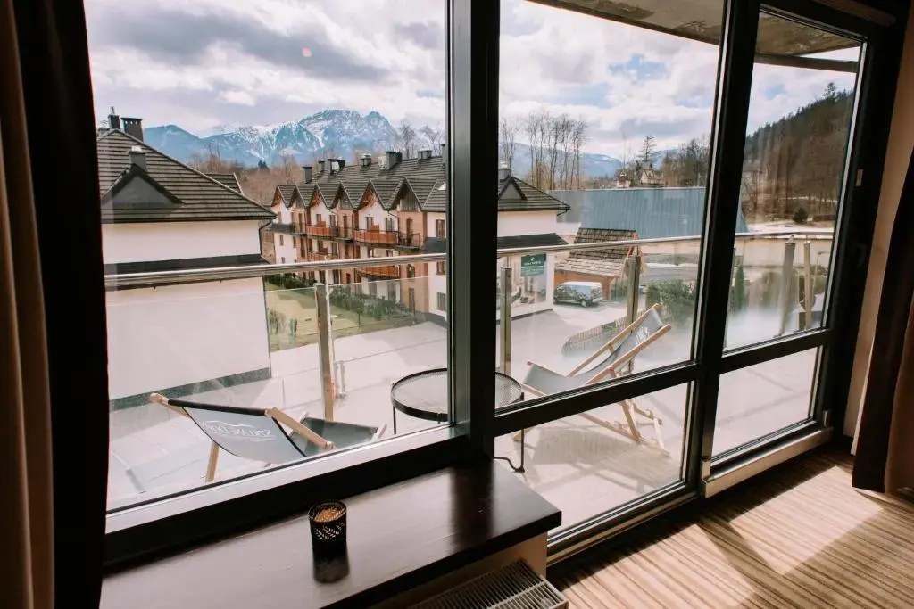 Balcony & Terrace